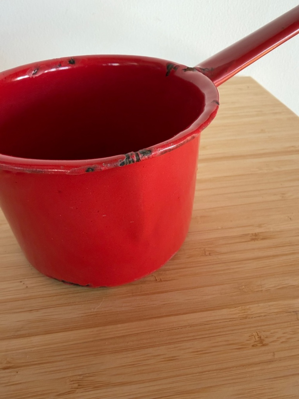 Vintage Red Enamelware Saucepan / Small Pot Rustic w/Spout Farmhouse - Picture 4 of 11